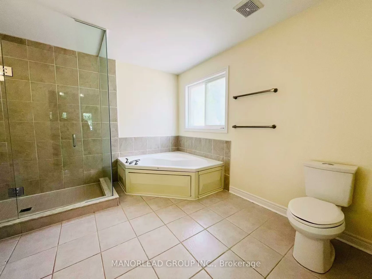 42, Parisian, Innis-Shore, Barrie
