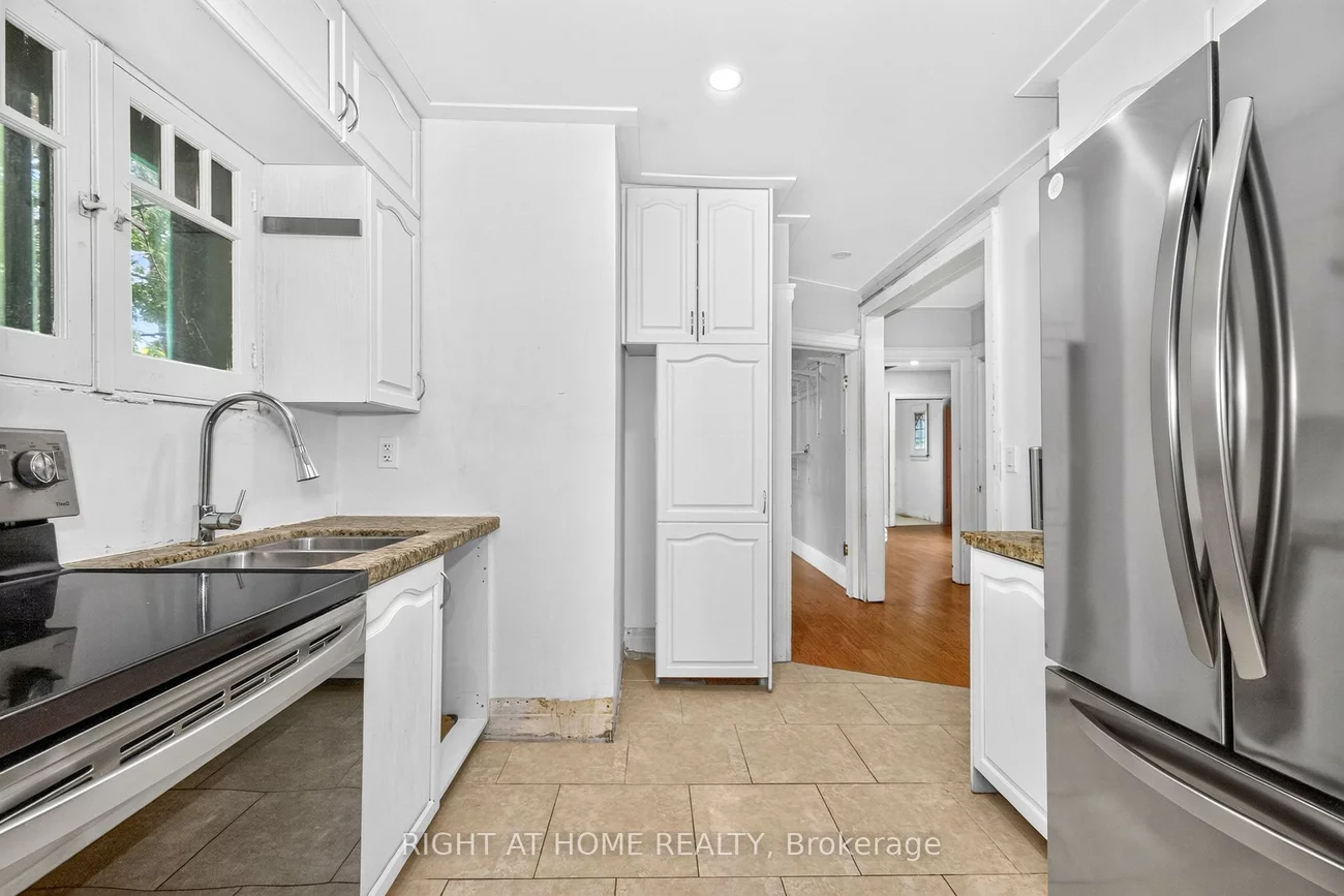 85, Maple, City Centre, Barrie
