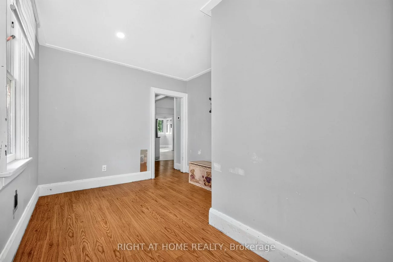 85, Maple, City Centre, Barrie