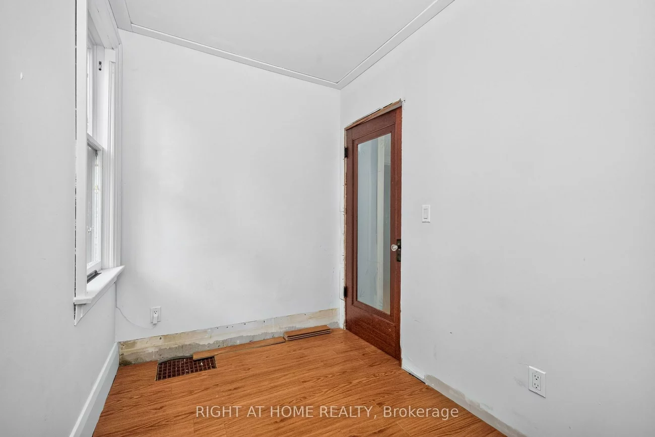 85, Maple, City Centre, Barrie