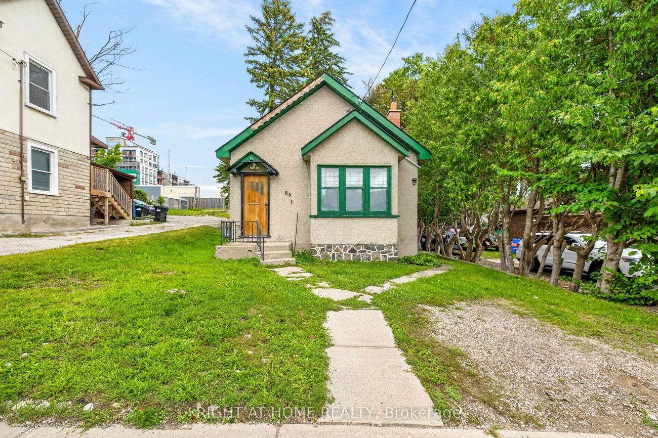 85, Maple, City Centre, Barrie