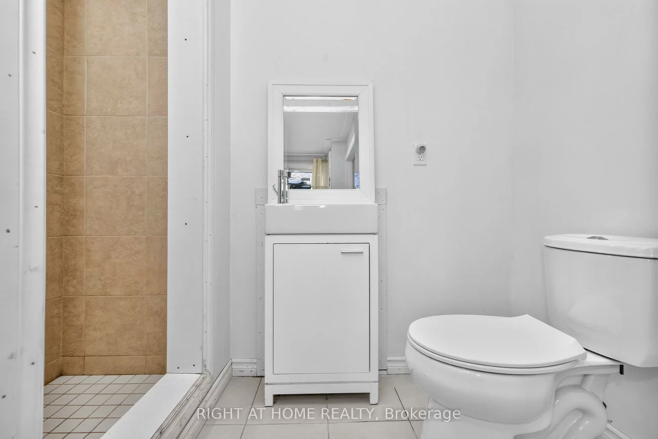 85, Maple, City Centre, Barrie