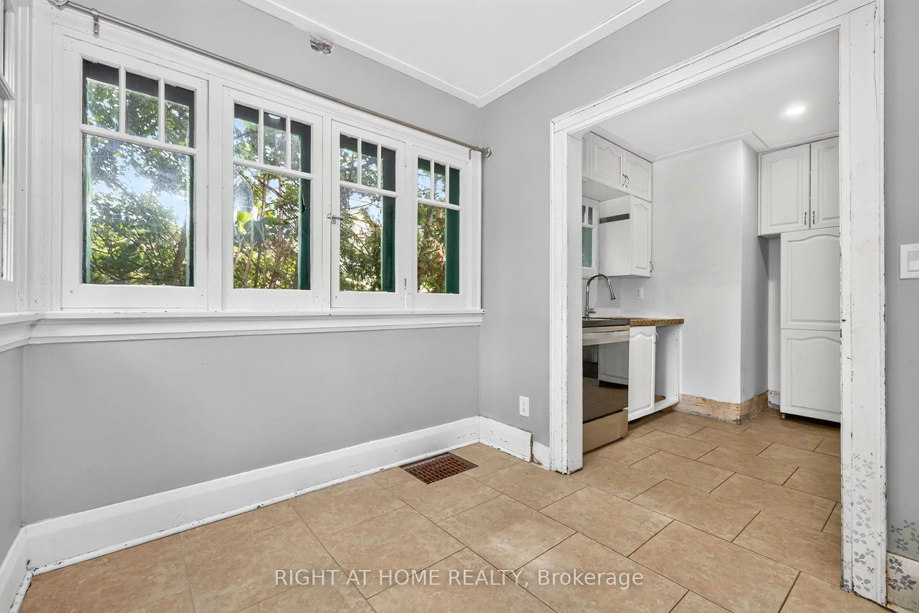 85, Maple, City Centre, Barrie