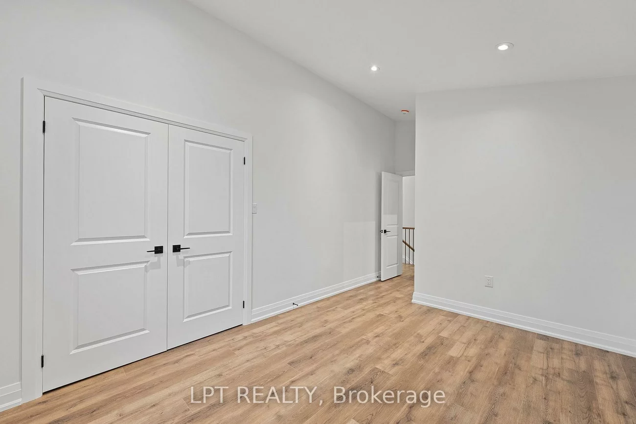 168, Berczy, Wellington, Barrie