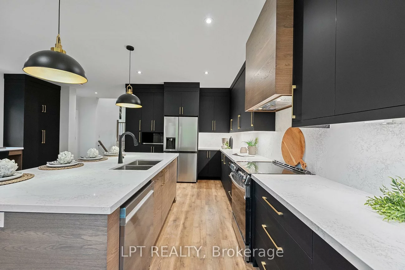 168, Berczy, Wellington, Barrie