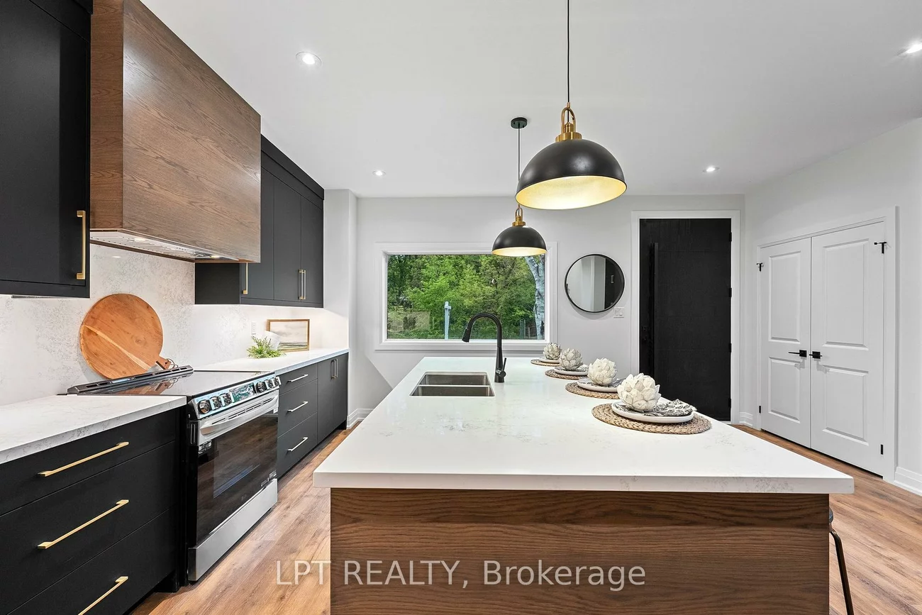 168, Berczy, Wellington, Barrie