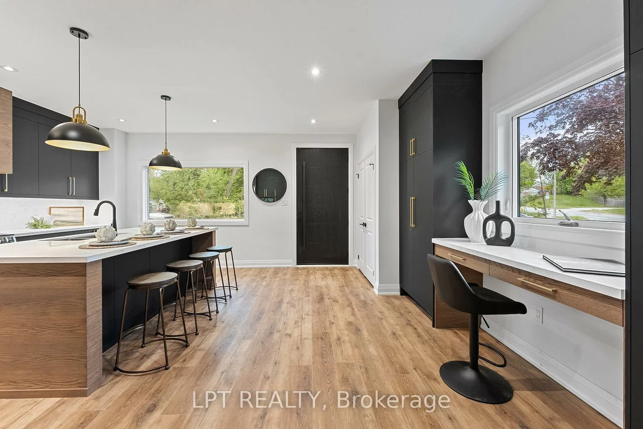 168, Berczy, Wellington, Barrie
