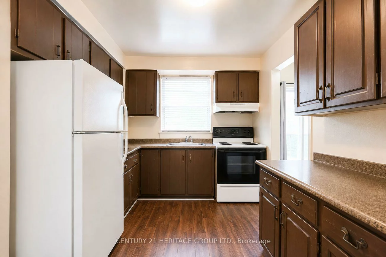85, Chaucer, Letitia Heights, Barrie