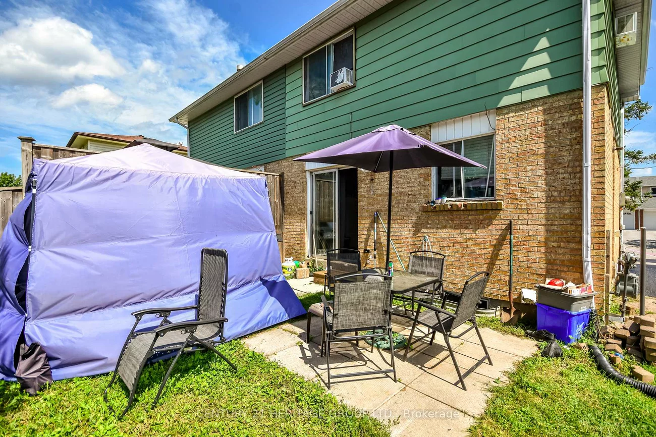 85, Chaucer, Letitia Heights, Barrie