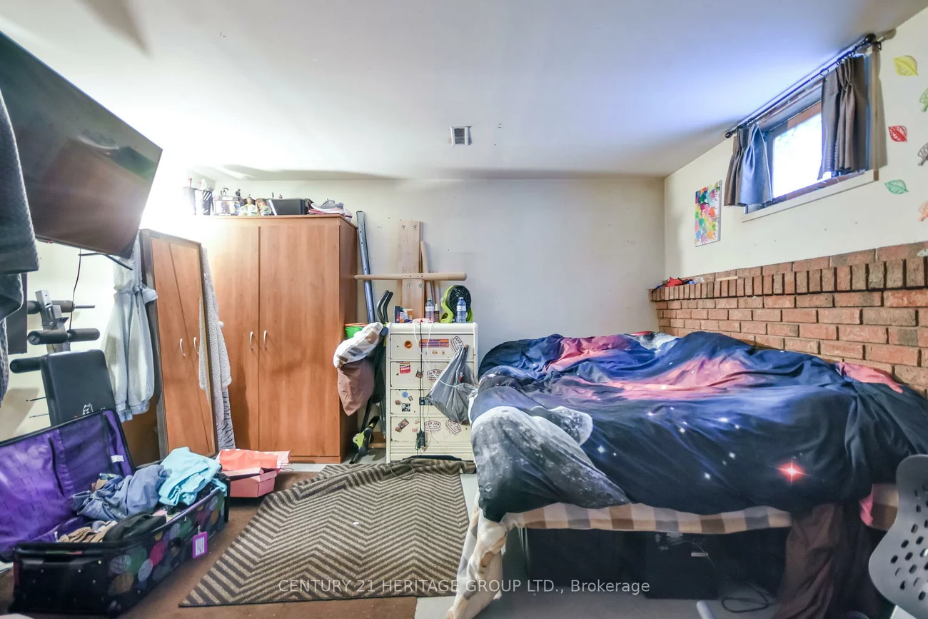 85, Chaucer, Letitia Heights, Barrie