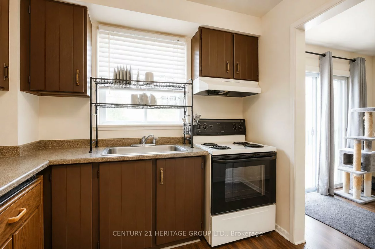 85, Chaucer, Letitia Heights, Barrie