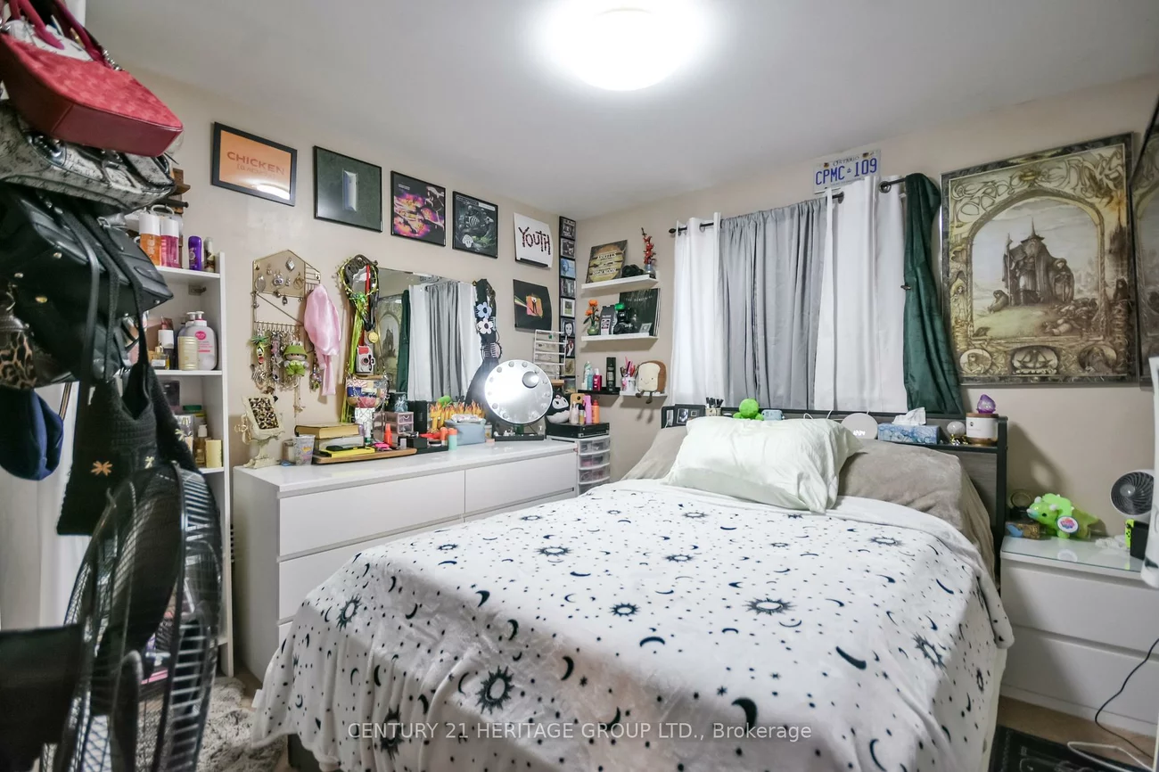 85, Chaucer, Letitia Heights, Barrie