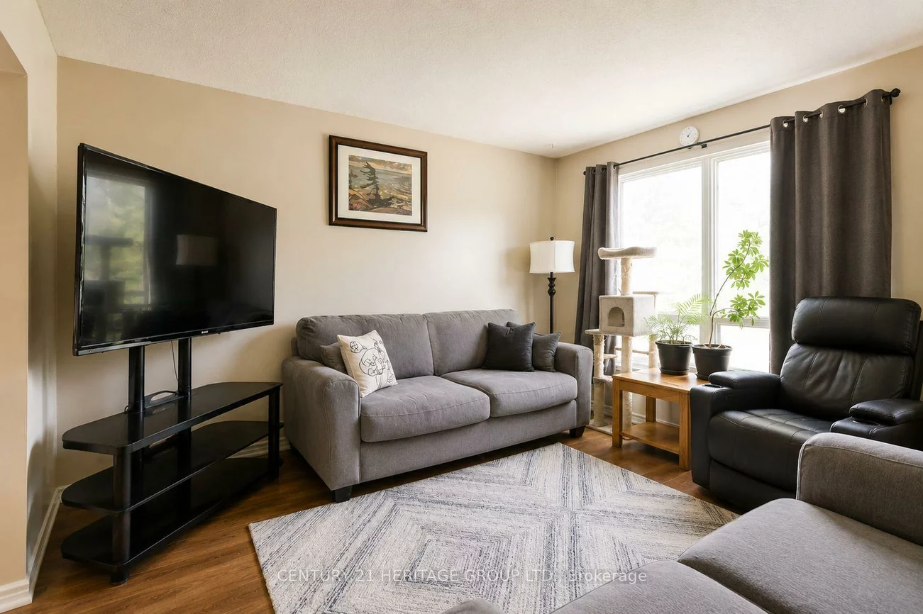 85, Chaucer, Letitia Heights, Barrie
