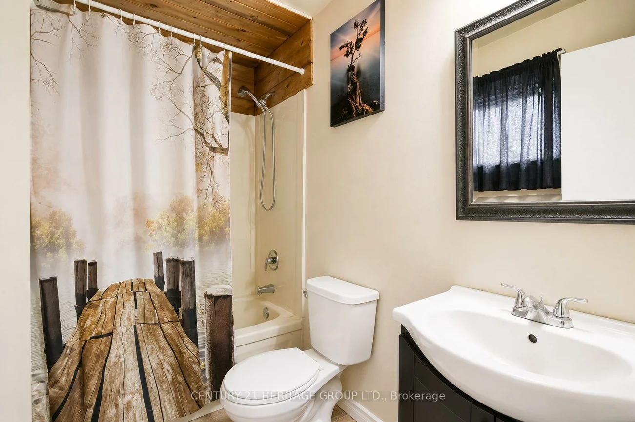 85, Chaucer, Letitia Heights, Barrie