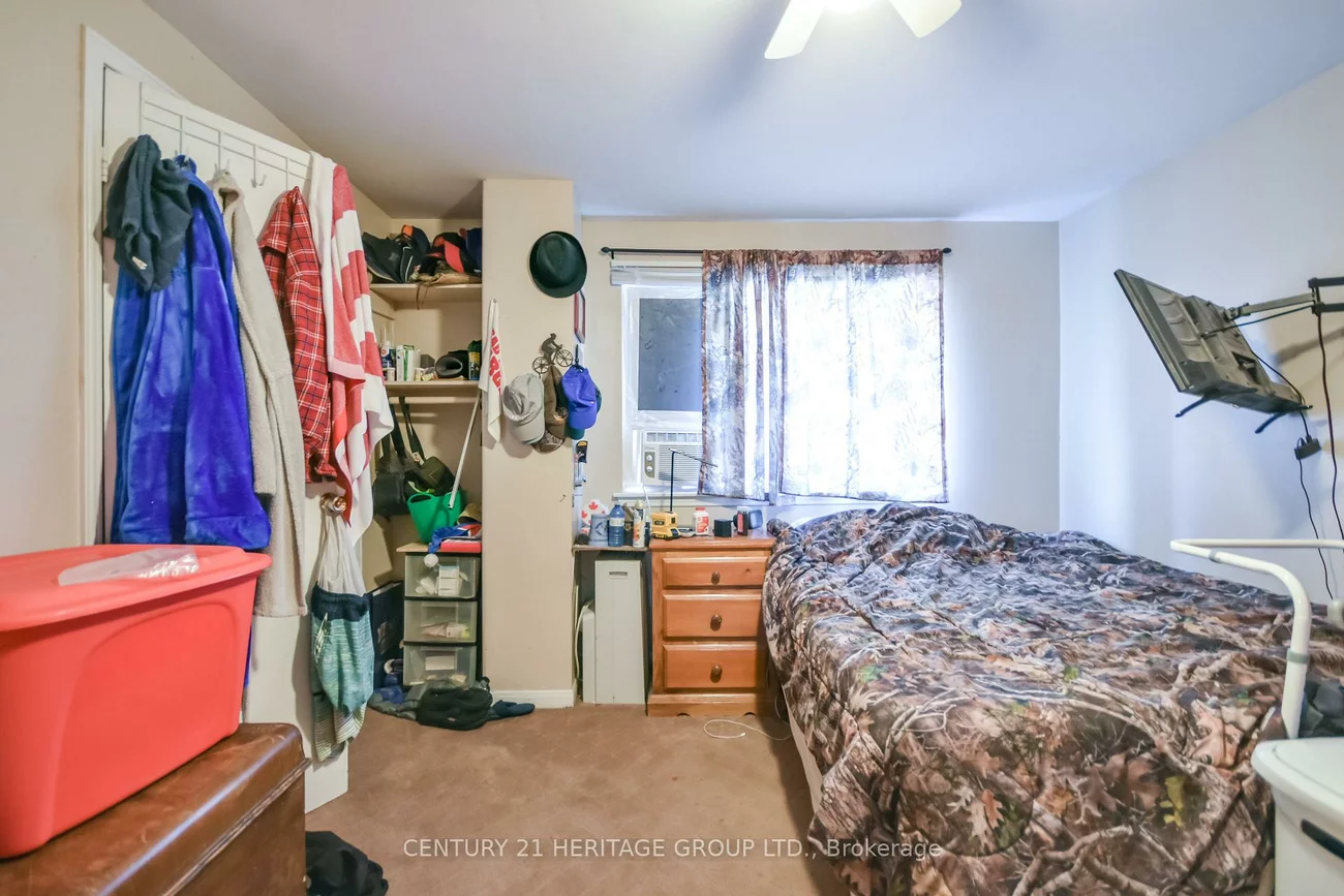 85, Chaucer, Letitia Heights, Barrie
