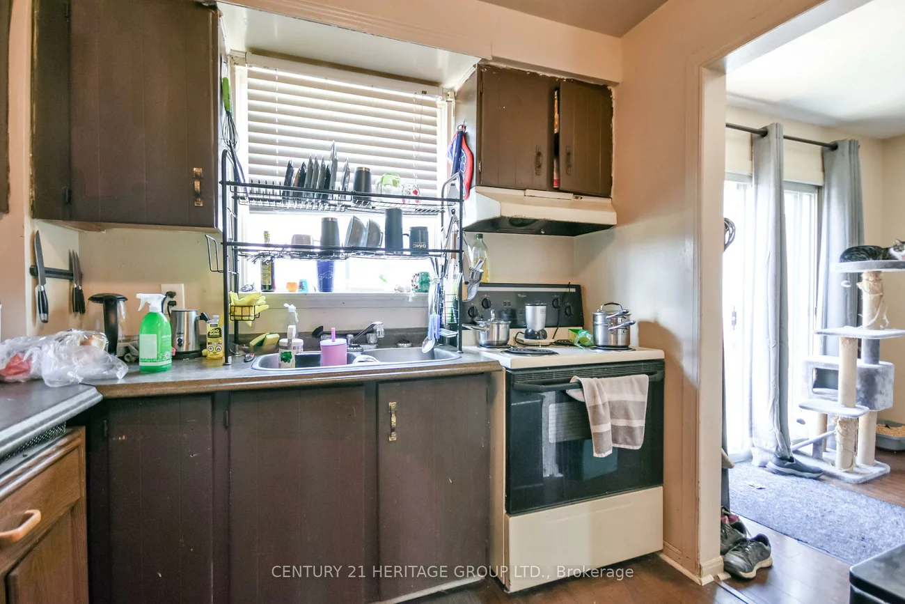 85, Chaucer, Letitia Heights, Barrie