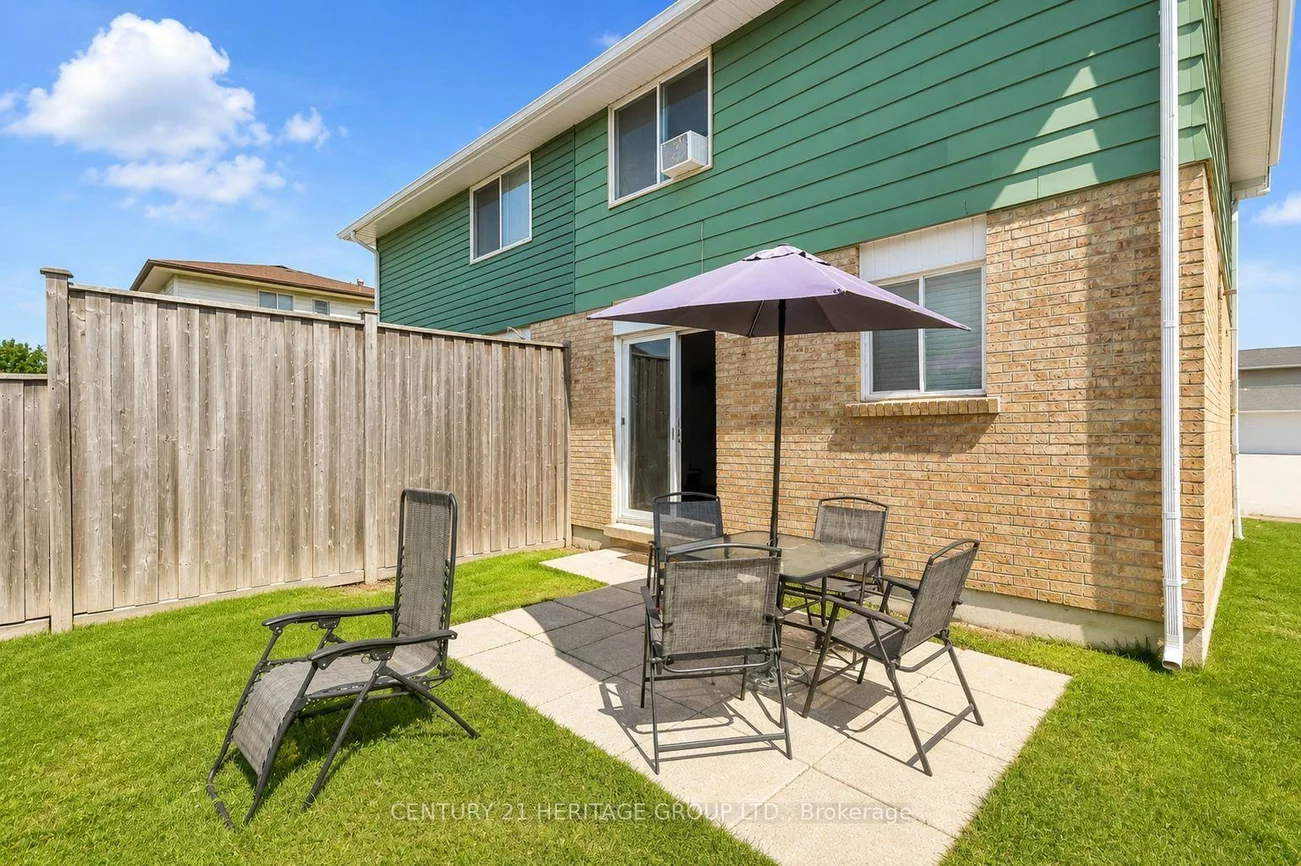 85, Chaucer, Letitia Heights, Barrie