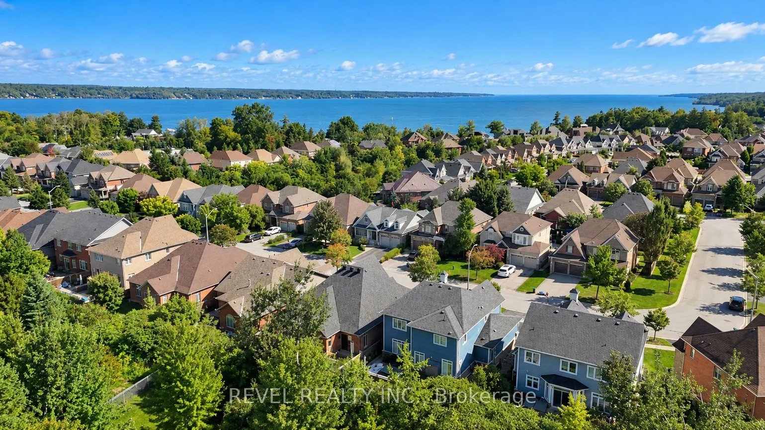 36, Turner, Bayshore, Barrie