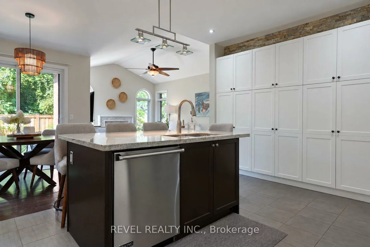 36, Turner, Bayshore, Barrie