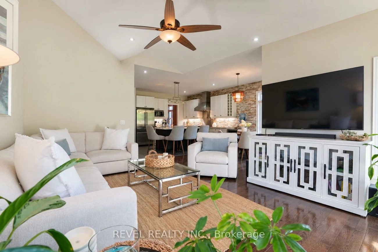 36, Turner, Bayshore, Barrie