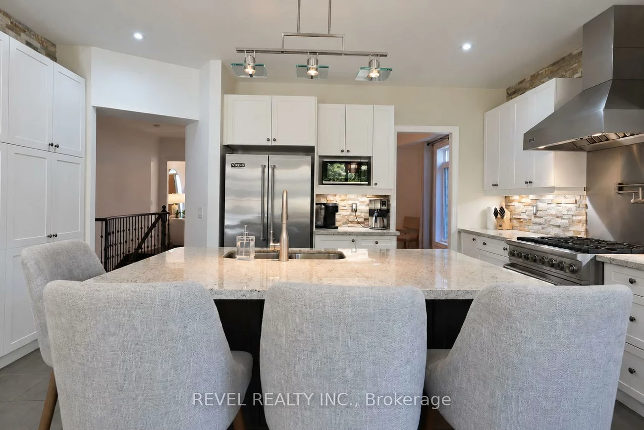 36, Turner, Bayshore, Barrie