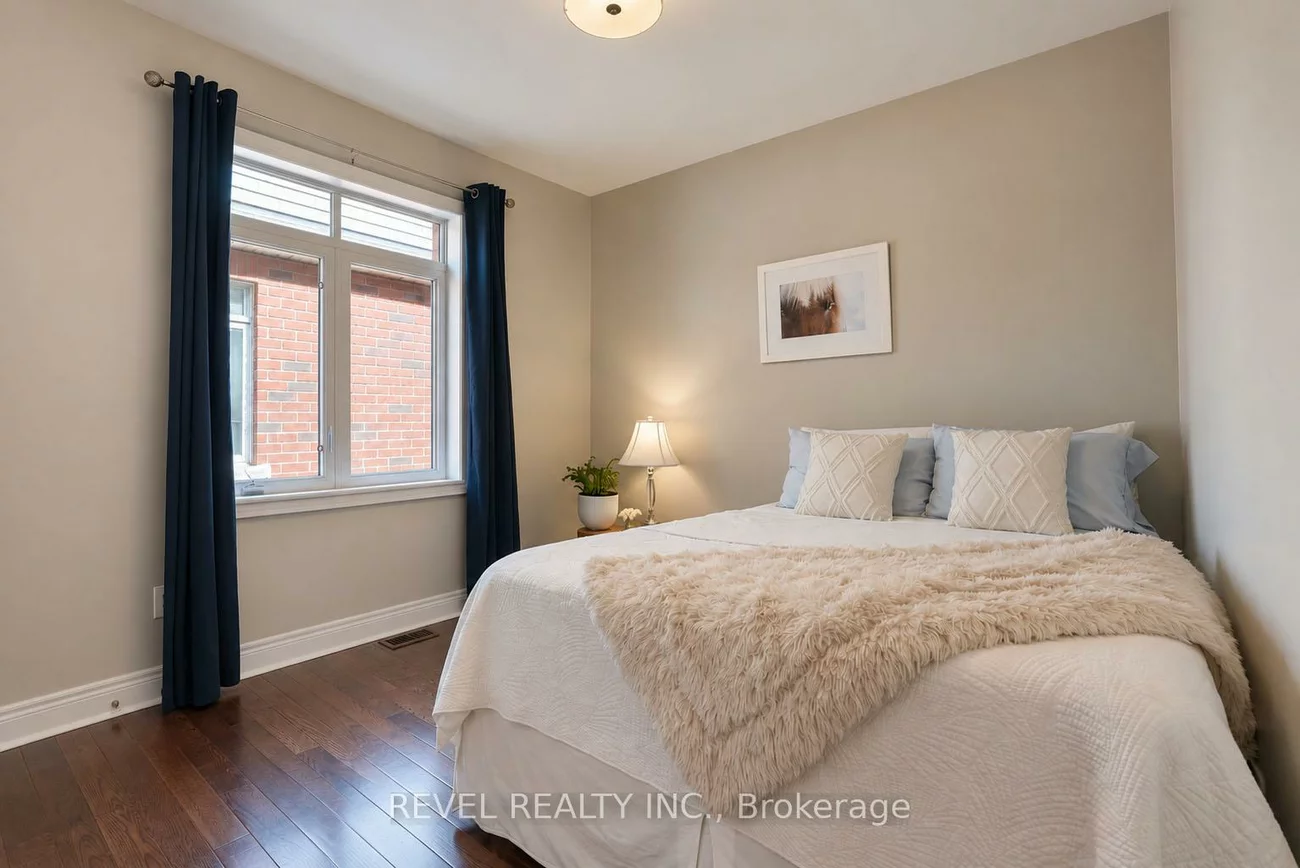 36, Turner, Bayshore, Barrie