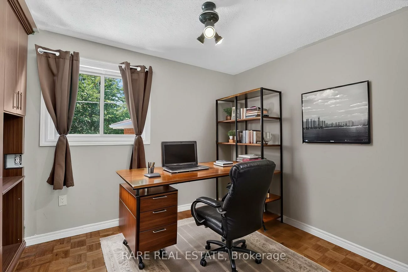 38, Lay, Wellington, Barrie