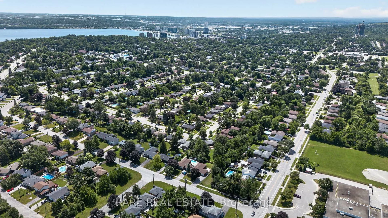 38, Lay, Wellington, Barrie