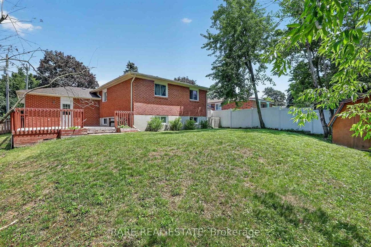 38, Lay, Wellington, Barrie
