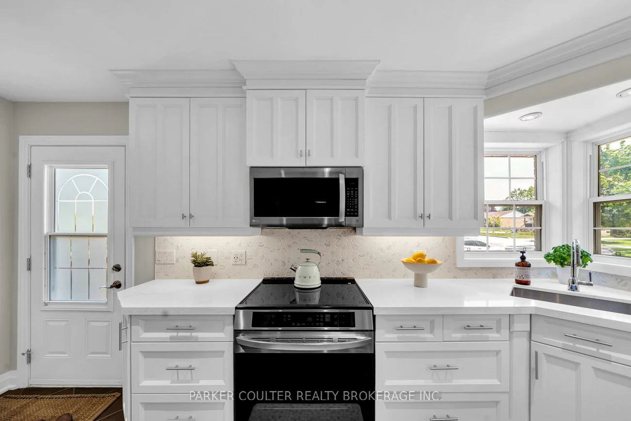 7, Oakley Park, Wellington, Barrie