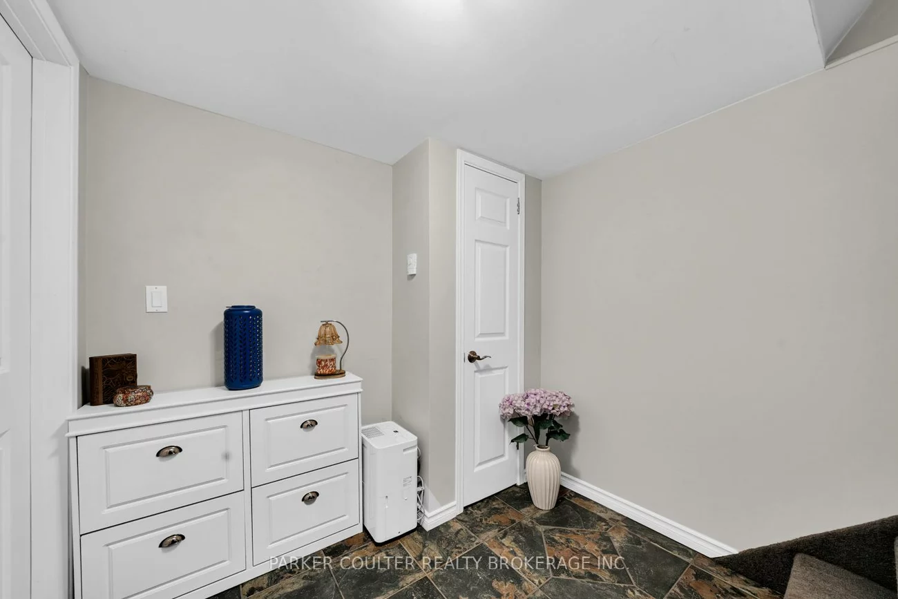 7, Oakley Park, Wellington, Barrie