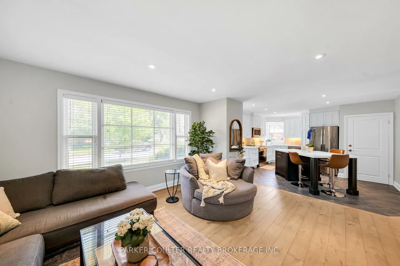 7, Oakley Park, Wellington, Barrie