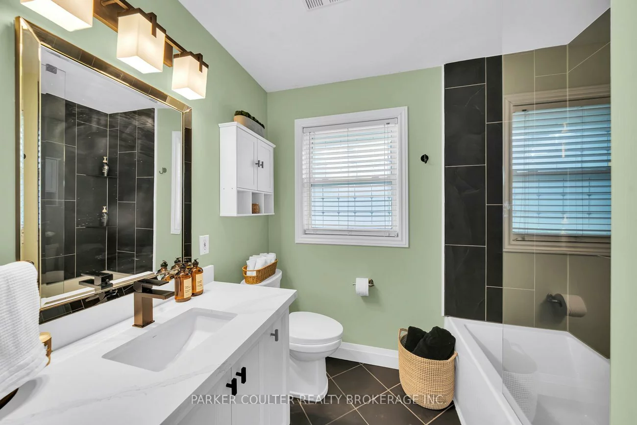 7, Oakley Park, Wellington, Barrie