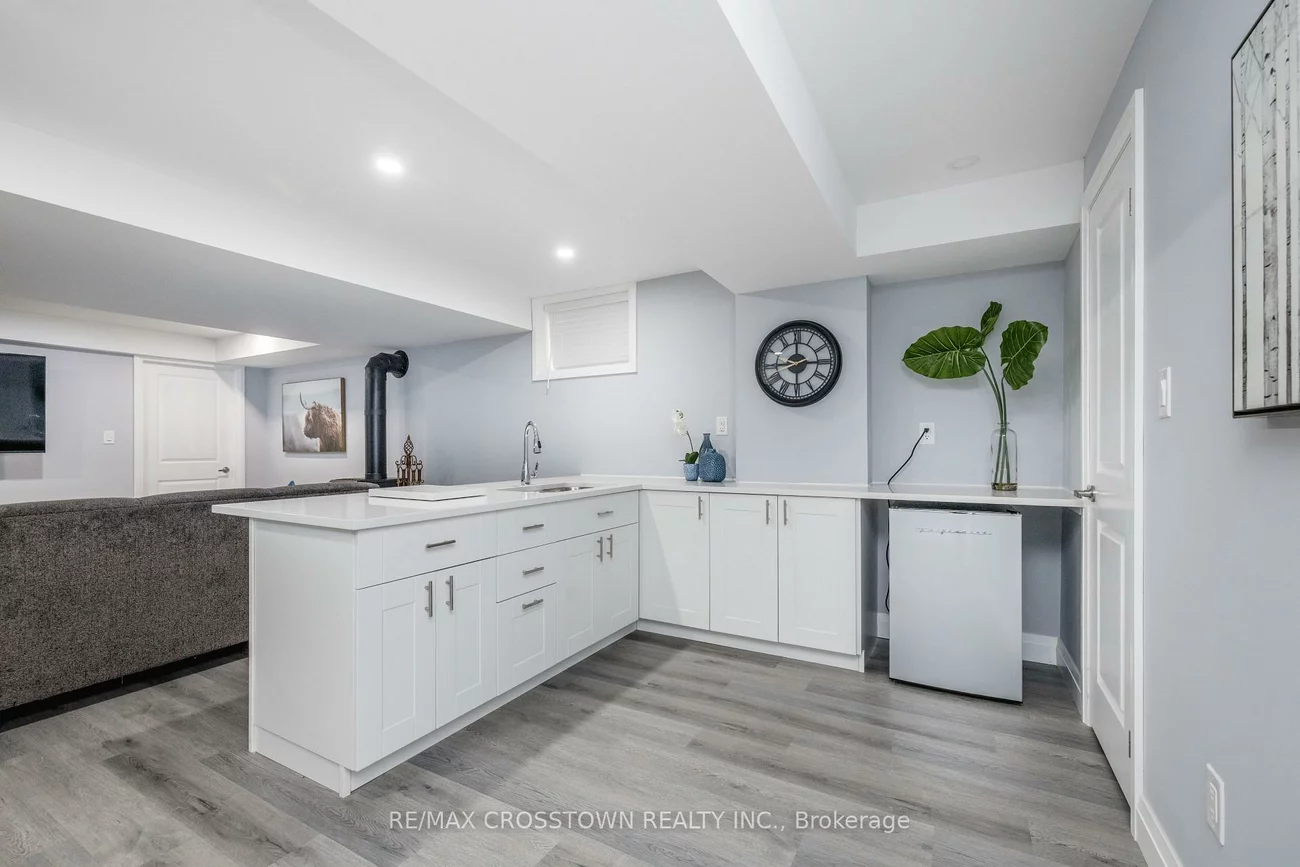 89, Sovereign's, Innis-Shore, Barrie