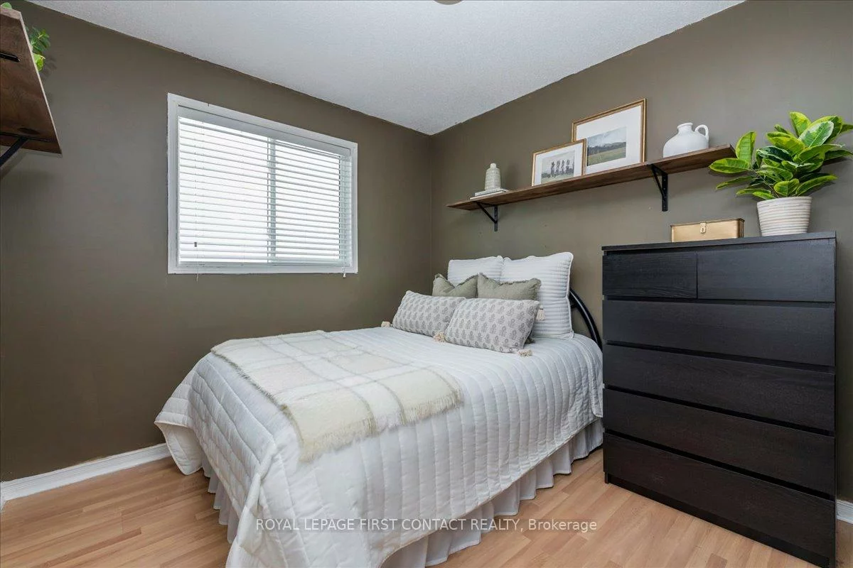 36, CHURCHLAND, Holly, Barrie