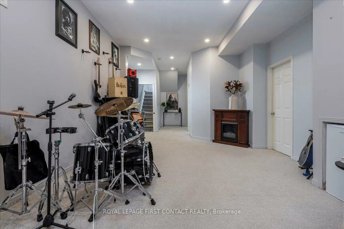 36, CHURCHLAND, Holly, Barrie