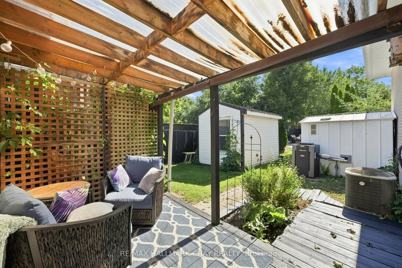 30, Harding, Cundles East, Barrie