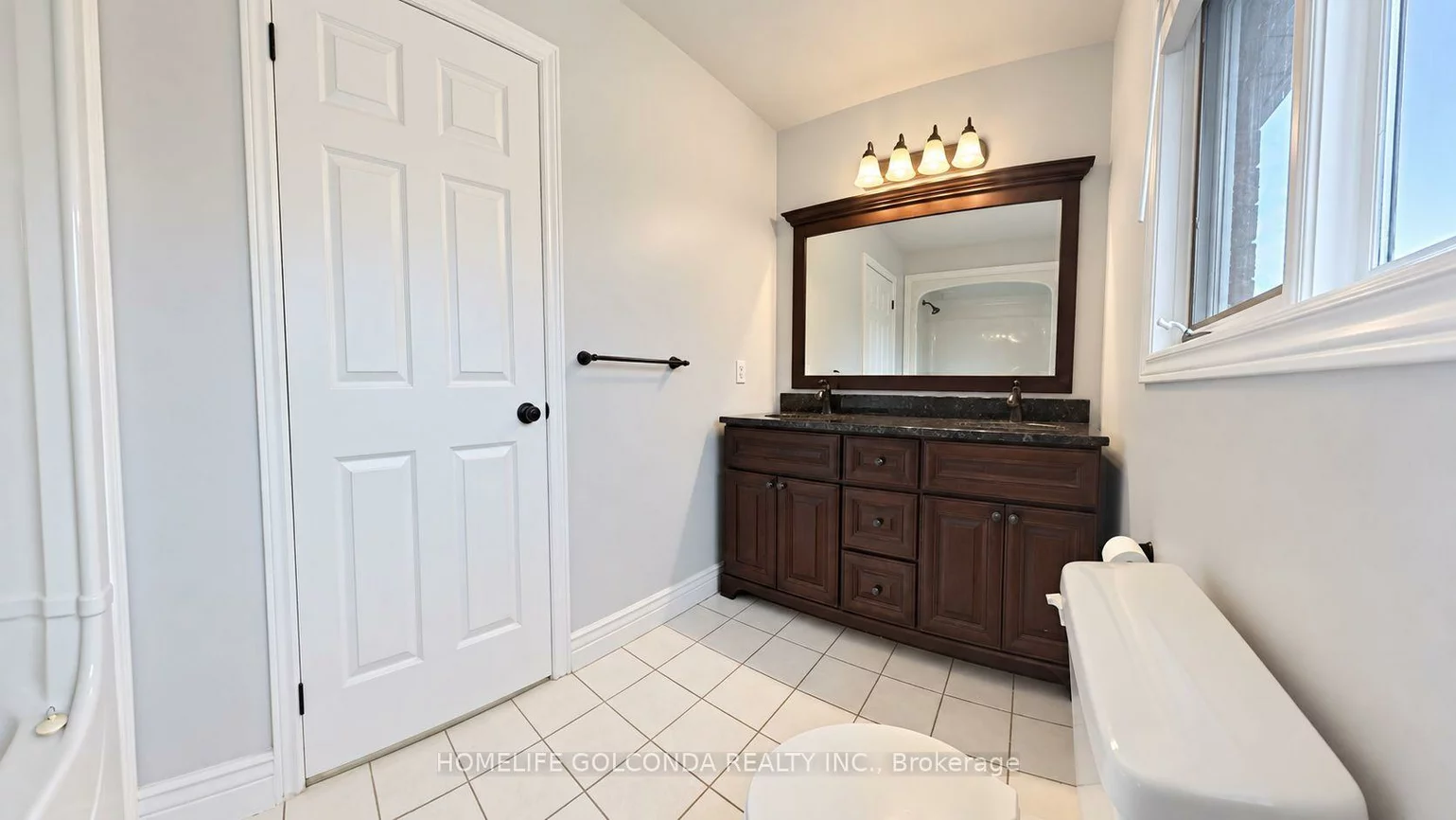 26, Warner, Holly, Barrie