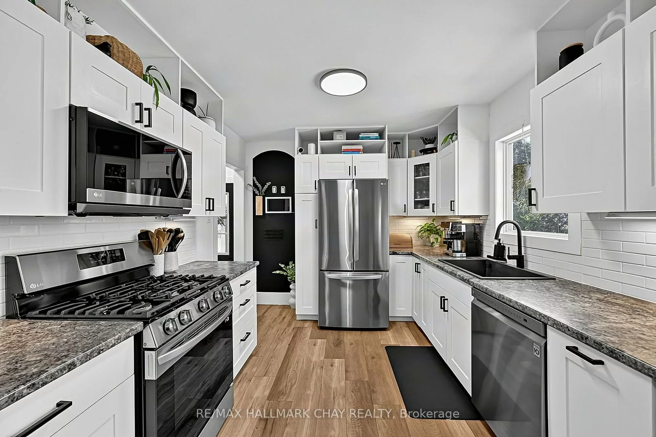 32, Caroline, Allandale Centre, Barrie