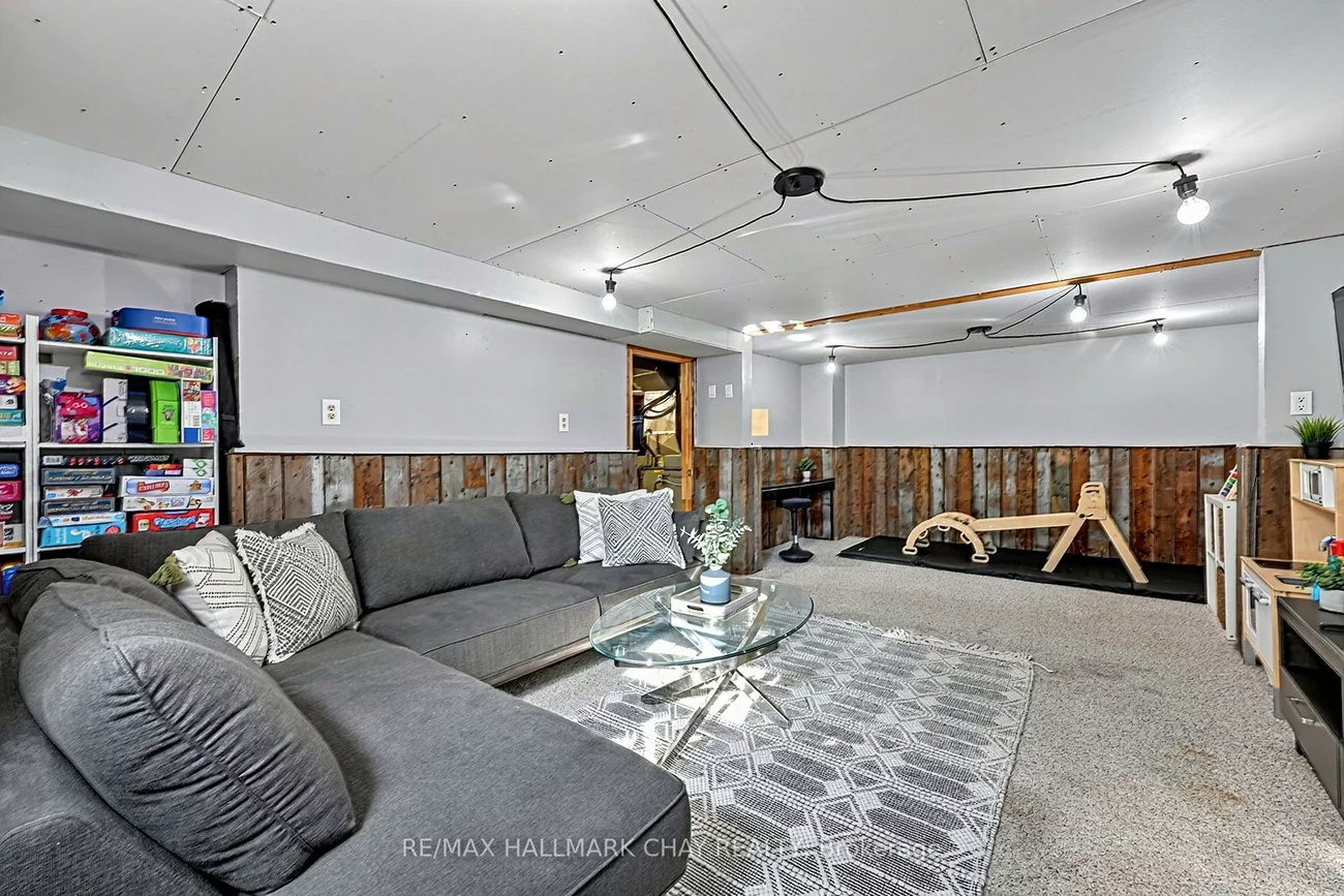 32, Caroline, Allandale Centre, Barrie