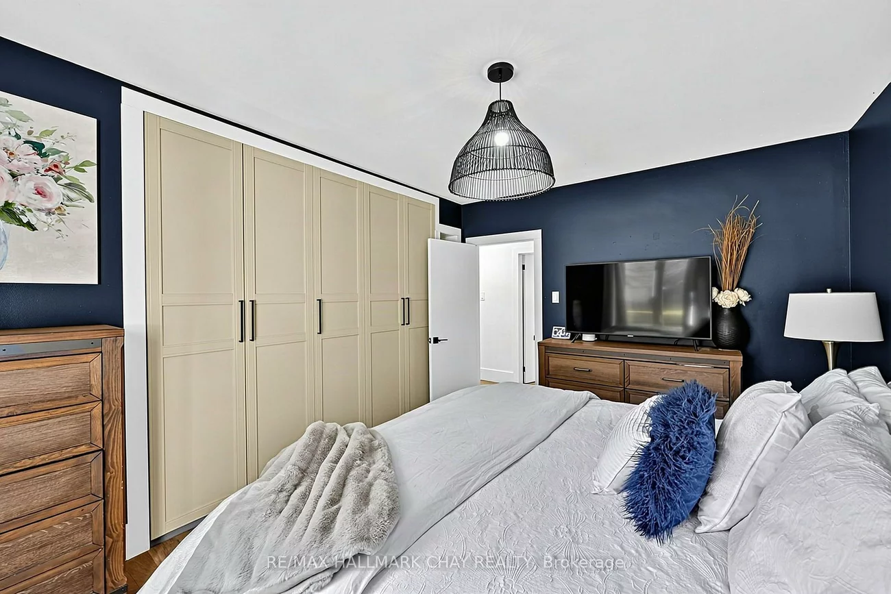 32, Caroline, Allandale Centre, Barrie