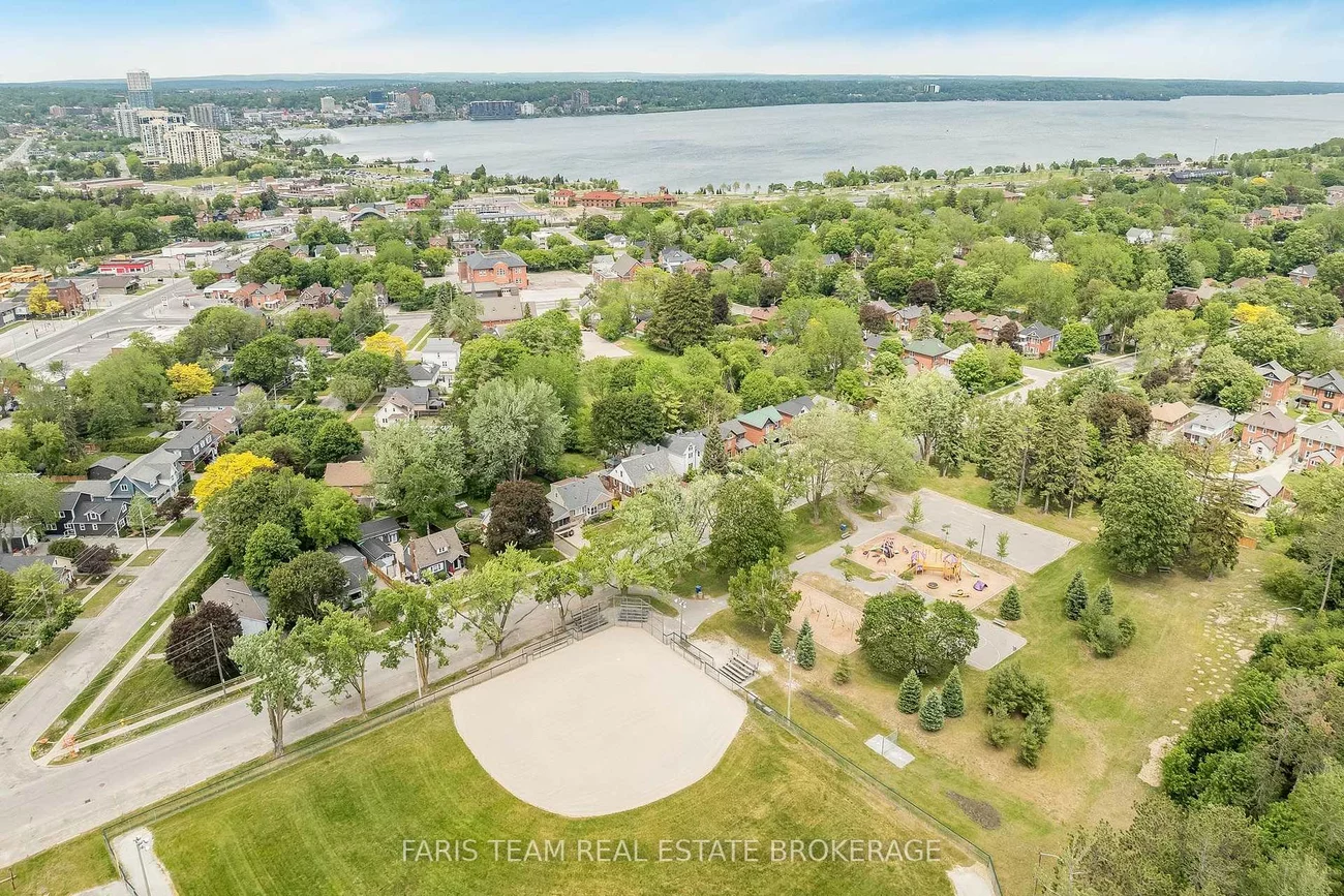 18, Holgate, Allandale, Barrie
