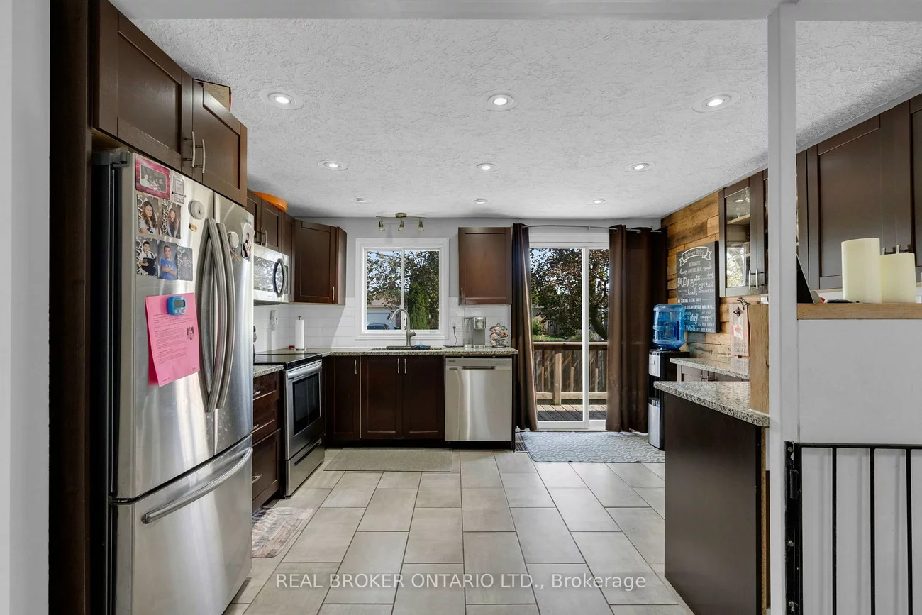 37, Hickling, Grove East, Barrie