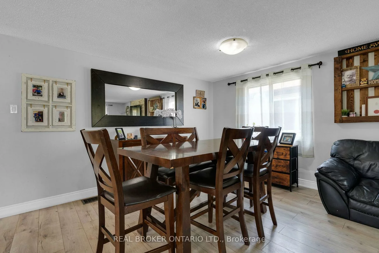 37, Hickling, Grove East, Barrie