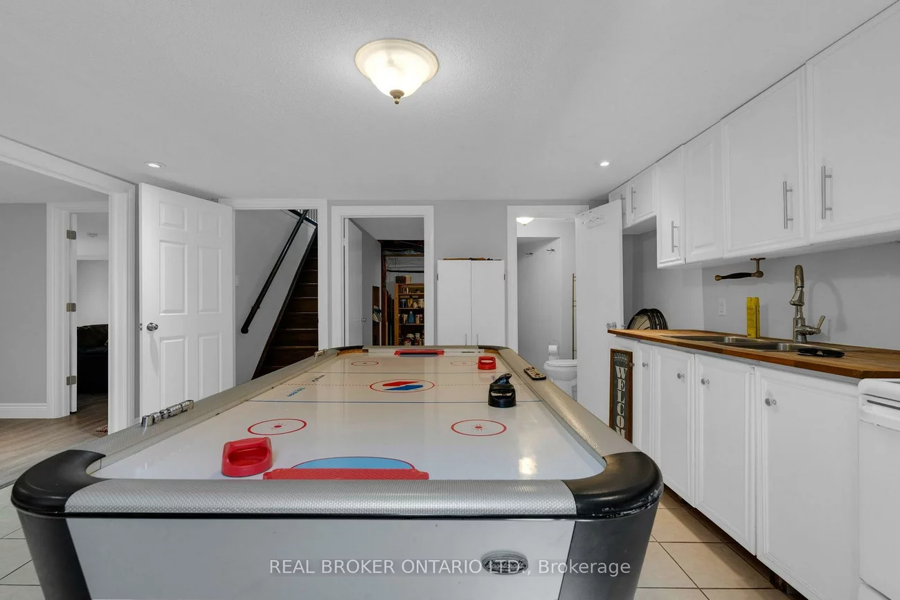 37, Hickling, Grove East, Barrie