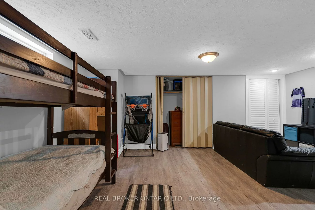 37, Hickling, Grove East, Barrie