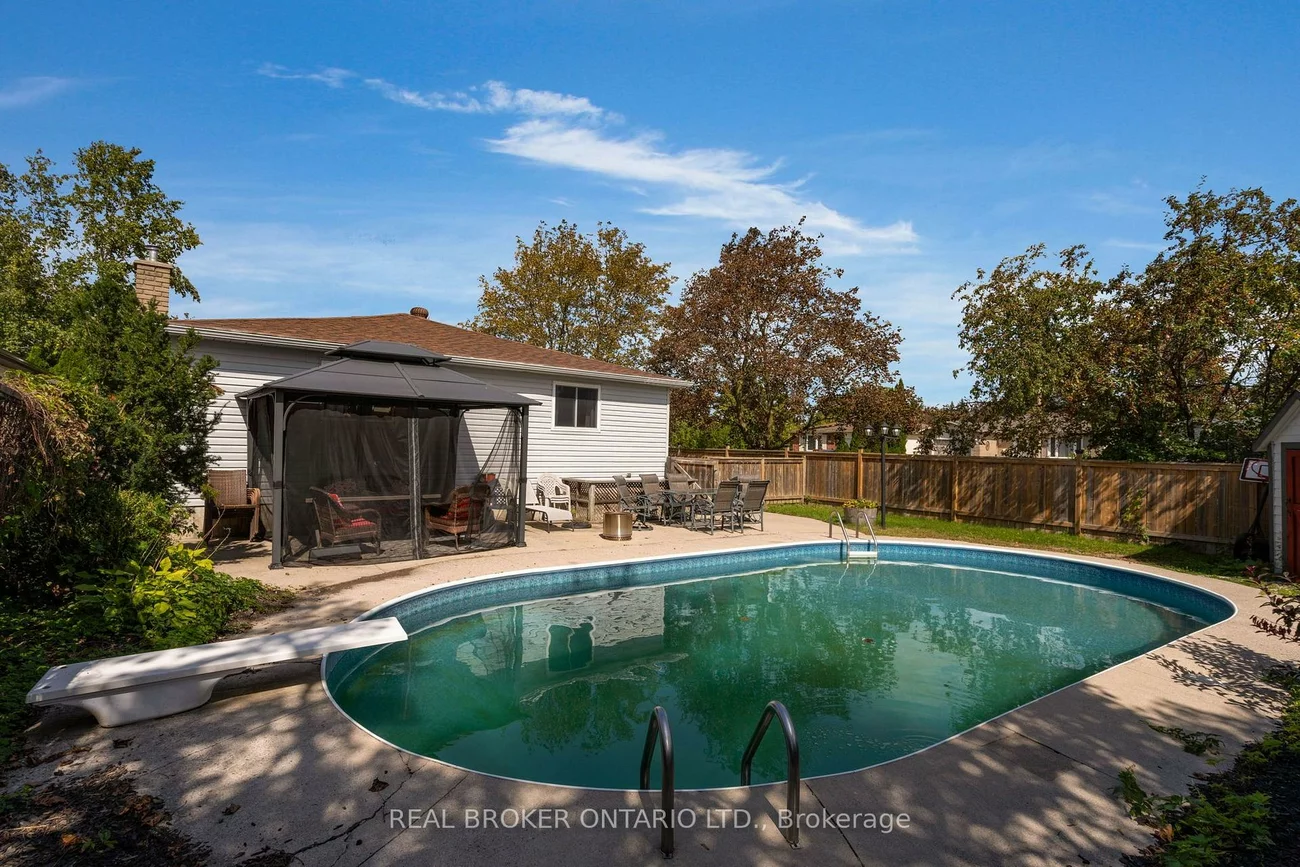 37, Hickling, Grove East, Barrie