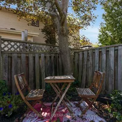 37, Hickling, Grove East, Barrie