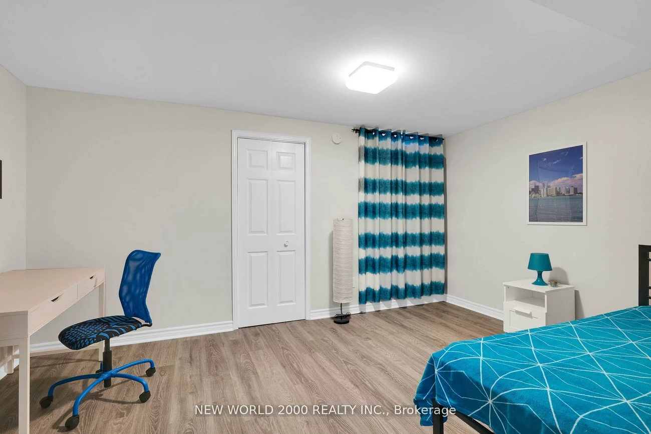 50, Livingstone, West Bayfield, Barrie