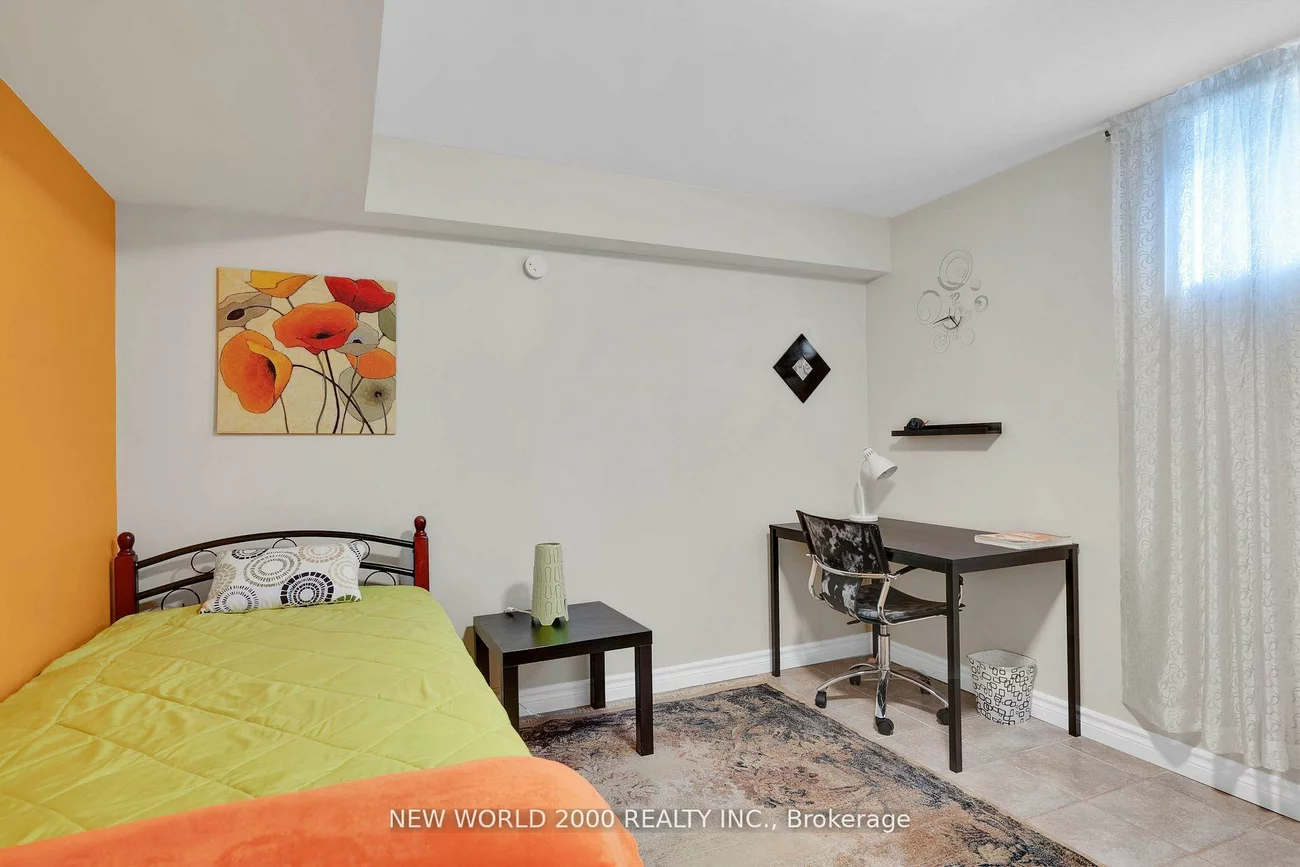 50, Livingstone, West Bayfield, Barrie
